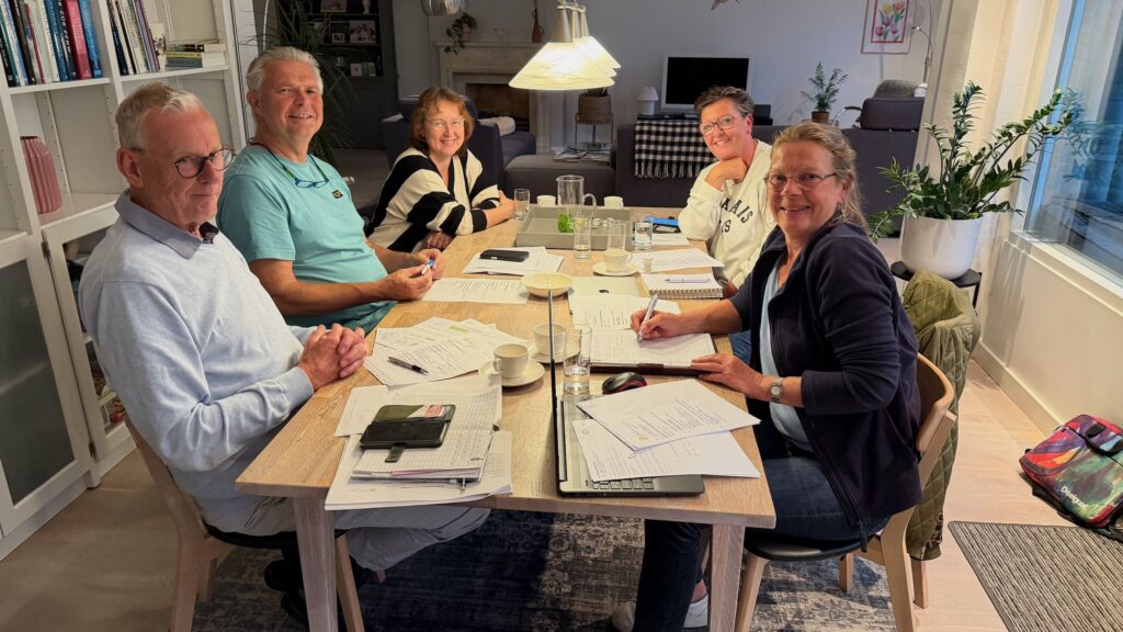 Bestuur FMHL met Joop, Peter, Sandra, Petra en Laila
