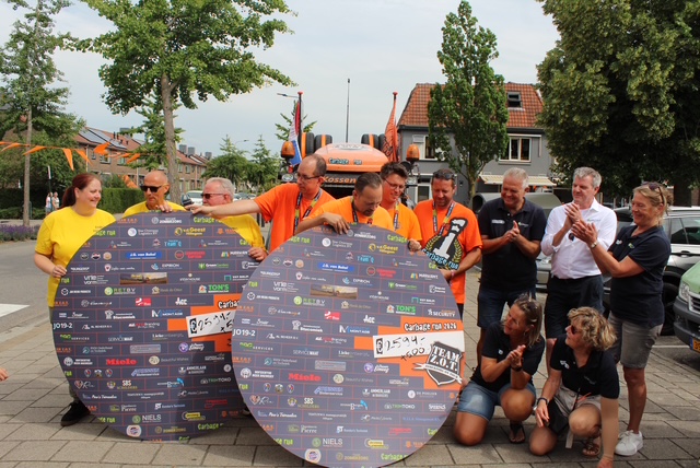 Team ZOT wint de Carbagerun 2026 en deelt twee prachtige cheques uit