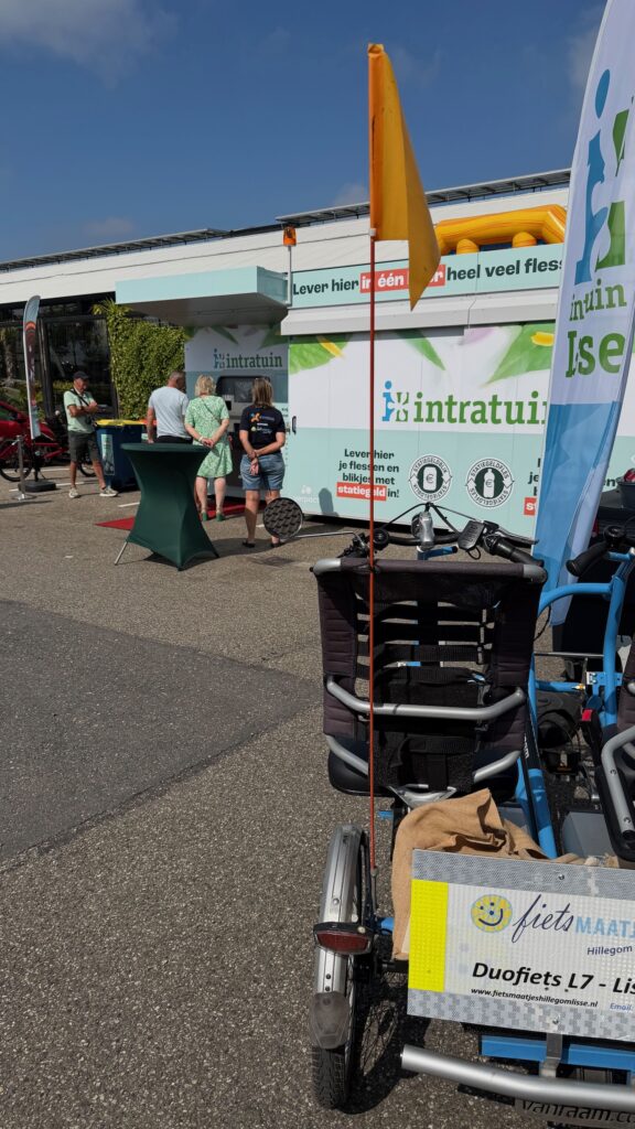 De nieuwe statiegeldautomaat bij Intratuin Lisse met de duofiets